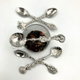 lingurițe metalice, accesorii de poveste, lingurițe vintage, design magic, detalii elegante, cadou special, inspirație naturală